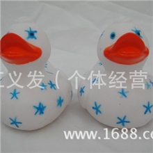 专业生产环保pvc玩具,浴室洗澡玩具,挤压发声自带bb,搪胶浮水鸭子
