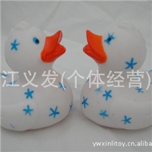 供应PVC搪胶鸭子，圣诞鸭子，戏水鸭子，复活节鸭子，沐浴鸭子