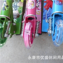 高合金铁制脚踏三轮滑板车厂家直销质量保证新产品热销滑板车