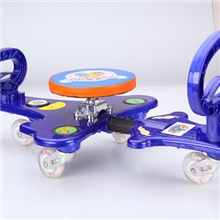 童车扭扭车4轮闪光用手驱动儿童娱乐健身车2013最新款