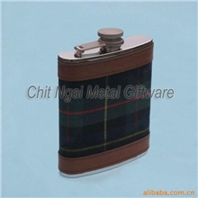 供应F807贴皮酒壶金属酒壶扁酒壶不锈钢酒壶水壺男士必備