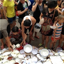 地摊火爆产品论斤卖密胺高仿瓷餐具盘碗碟等正品货源无残次