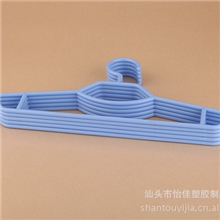 厂家供应塑料衣架/展示衣架/晾晒衣架/儿童衣架/三角衣架YJ532