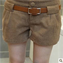 2013新款秋装女装纽扣包边自留显瘦长版型呢料女式休闲短裤批发