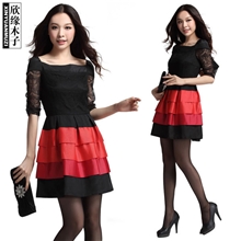 白马女装秋装新款蛋糕裙性感一字领拼接时尚蕾丝连衣裙5818