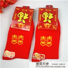 常年有货放心订货，可代发大红色情侣袜男女棉袜结婚红袜