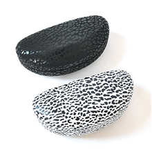 厂家直销黑白豹点眼镜盒.铁盒，太阳眼镜盒皮盒现货批发