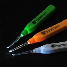 优质日式创意宝宝掏耳勺儿童手柄防滑LED灯发光挖耳勺热卖