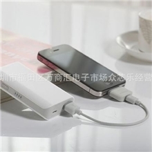 直销供应礼品小罗马士移动电源2600毫安苹果三星手机充电宝