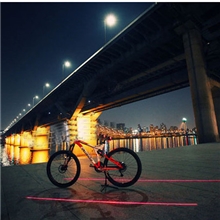 自行车激光尾灯安全灯车尾灯激光灯山地车尾灯青蛙灯硅胶灯警示灯