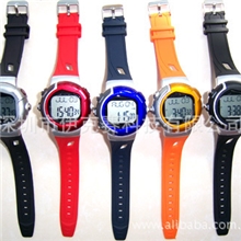 厂家直销多功能心率手表卡路里手表无线心率手表RE909