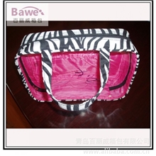 专业批量生产定做礼品化妆包，礼品手拿包，促销礼品包供应厂家！