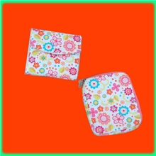 厂家销售不同款式儿童卡通涂层手袋现货供应