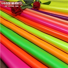 荧光系列PU人造革荧光纳帕镜面鱼子纹细纹皮革批量供应