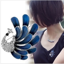 Y021衣饰批发厂家直销时尚民族风孔雀恋水钻胸针网店货源