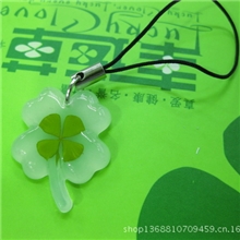 幸运四叶草手机吊坠发光夜光手机链小饰品批发礼品进货网店小礼物