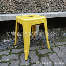 供应彩色铁皮凳简单大方结实耐用室内外均可可堆叠凳子批发