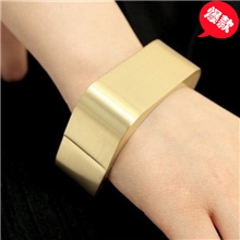 2013新款宽欧美复古夸张大牌金色手镯时尚女饰品首饰手链手环