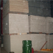 做工精细的胶合板是制作各类包装箱的最佳半成品、能防水