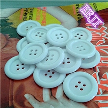 2013多款塑料纽扣树脂钮扣热销中