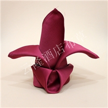 厂家直销加厚型酒红色双面缎双线卷边餐巾