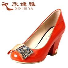 欣婕雅正品高档真皮女士皮鞋漆皮蝴蝶结烫钻粗高跟打折促销手工鞋