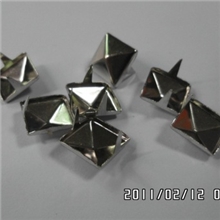 厂家直供10厘方珠,方钉,抓珠,抓钉等服装五金辅料