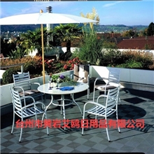 2013新款式体育场.，多功能拼接格栅，塑料地板