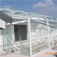 供应彩铝门窗、阳台窗、隔断门窗