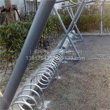 提供自行车停放装置