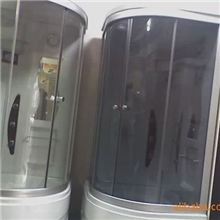 厂家直接供应整体淋浴房（蒸汽功能）