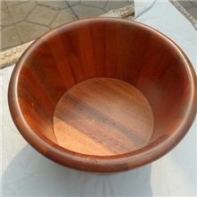 厂家出售，高档足浴盆，在质量好。永久耐用。价格低廉