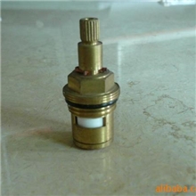 供应快开铜阀芯