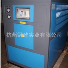 供应自动控温型工业油冷机