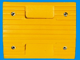 生产销售多种规格橡胶减速带线槽减速带