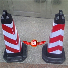 塑料反光方锥70cm方锥隔离路锥酒店方锥路障交通设施