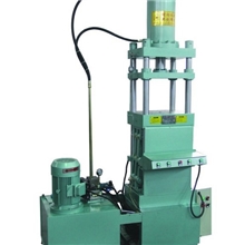 四柱液压机