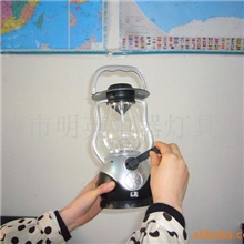 供应野营用品：露营灯，LED手摇野营灯，手提灯，无电源马灯