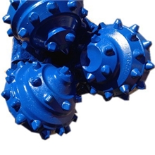 镶齿三牙轮钻头