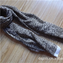 德清自立供应涤纶时尚豹纹围巾厂家直销外贸围巾SF1112