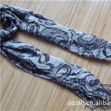 供应人棉黑白花卉图案印花围巾厂家直销外贸围巾SF1104