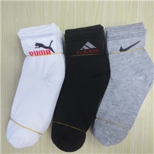 厂家批发运动袜成人袜诸暨纯色男士地摊运动袜