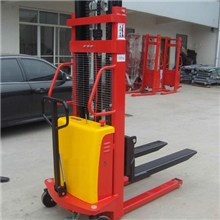 江苏振威叉车供应蓄电瓶牵引堆高车|货物堆垛装卸车|电动铲车