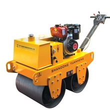 双向液压行走驾驶式压路机操作简单