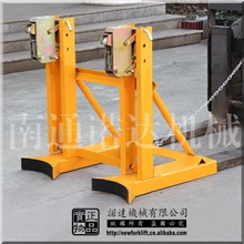 720kg夹桶器,叉车油桶夹,油桶夹具,油桶夹,抱桶夹,塑料桶铁桶通用