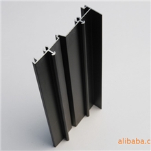 大量供应门窗铝型材
