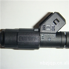 批量供应赛欧1.6L,荣威550喷油嘴OEMNO.:0280156138