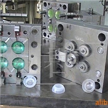 专业供应高质量塑料模具塑胶模具