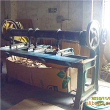 纸箱机械2500四联打角机