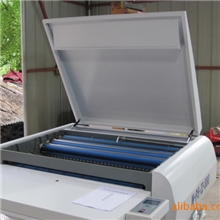 全自动880型冲版机。